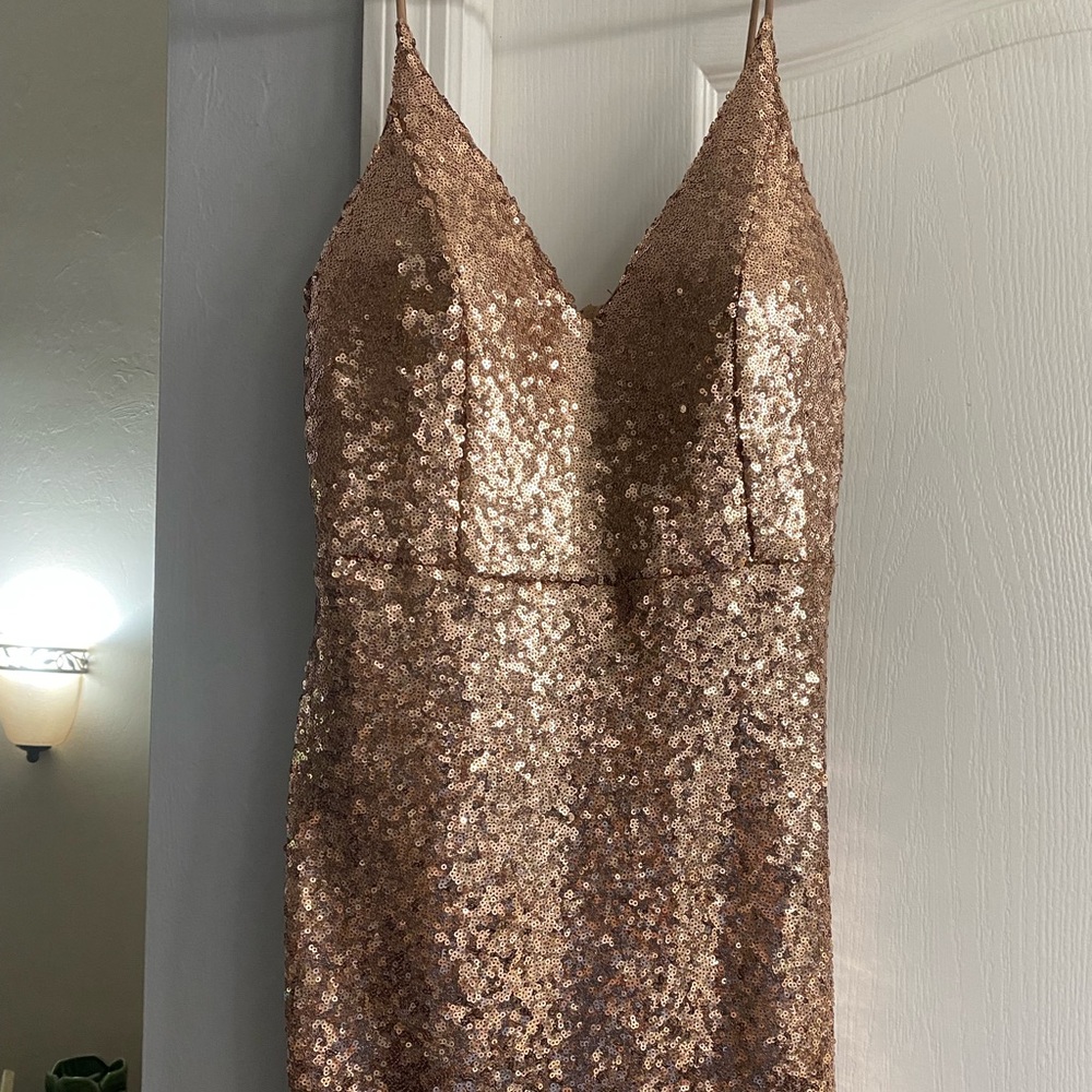 Junior’s gold dress